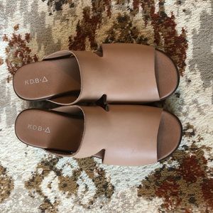KDB KELSI DAGGER BROOKLYN Platform Slides